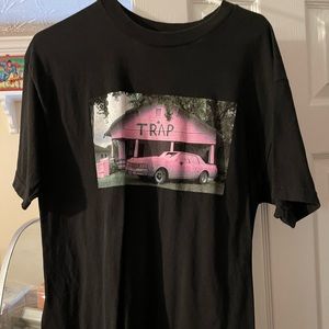 2 chains trap house tee